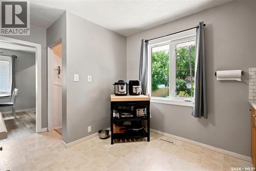 2816 Queen Street, Regina, SK - Indoor