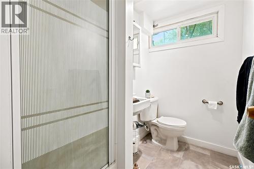 2816 Queen Street, Regina, SK - Indoor Photo Showing Bathroom