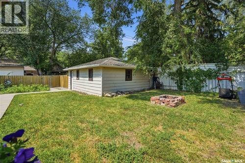 2816 Queen Street, Regina, SK - Outdoor