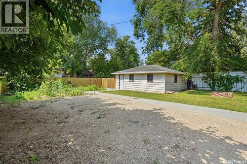 2816 Queen Street, Regina, SK - Outdoor