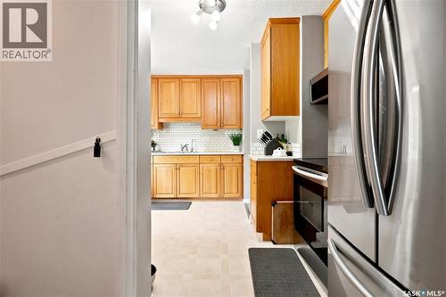 2816 Queen Street, Regina, SK - Indoor Photo Showing Kitchen