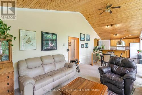 1271 Ramsay Con 3A Road, Mississippi Mills, ON - Indoor Photo Showing Living Room