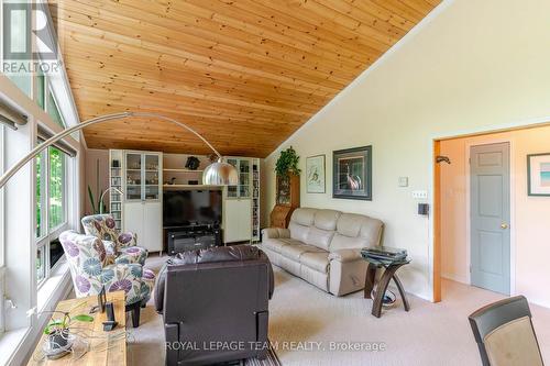 1271 Ramsay Con 3A Road, Mississippi Mills, ON - Indoor Photo Showing Living Room