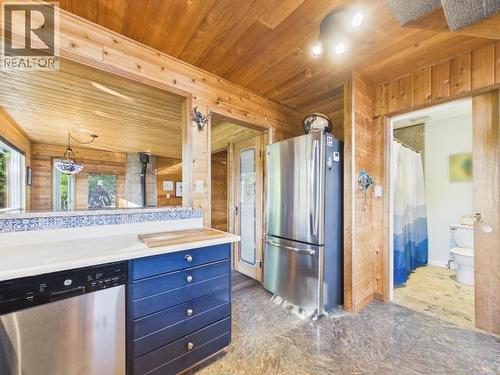 9951 Finn Bay Rd, Powell River, BC - Indoor Photo Showing Other Room