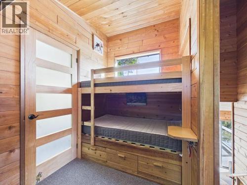 9951 Finn Bay Rd, Powell River, BC - Indoor