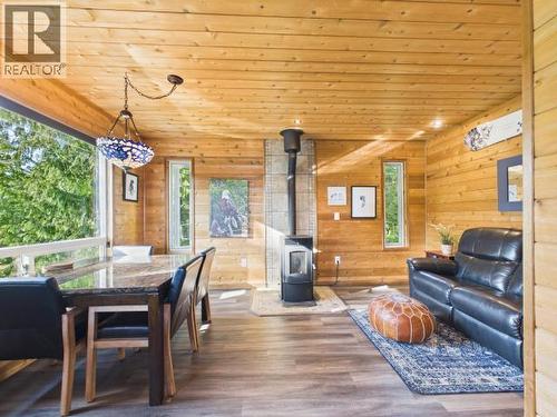 9951 Finn Bay Rd, Powell River, BC - Indoor Photo Showing Dining Room