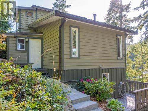 9951 Finn Bay Rd, Powell River, BC - Outdoor With Exterior