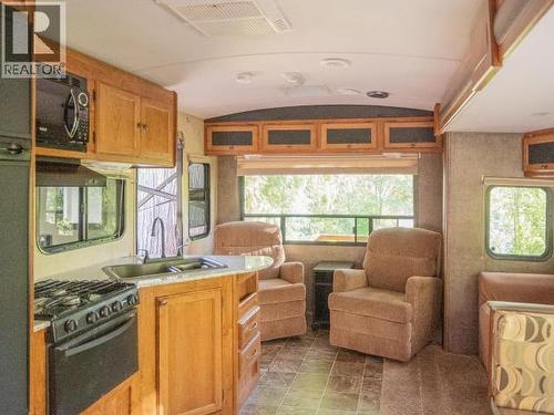 9951 Finn Bay Rd, Powell River, BC - Indoor