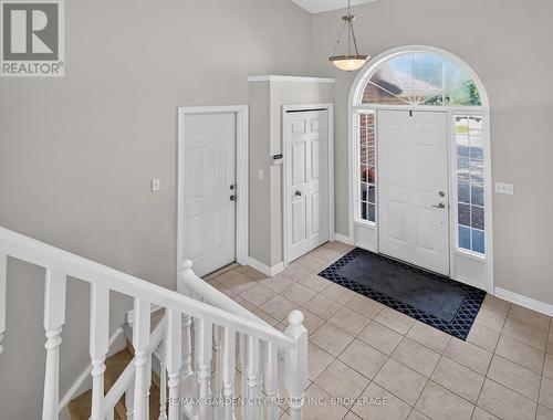 828 Foss Road, Pelham (Fenwick), ON - Indoor Photo Showing Other Room