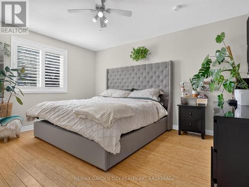 828 Foss Road, Pelham (Fenwick), ON - Indoor Photo Showing Bedroom