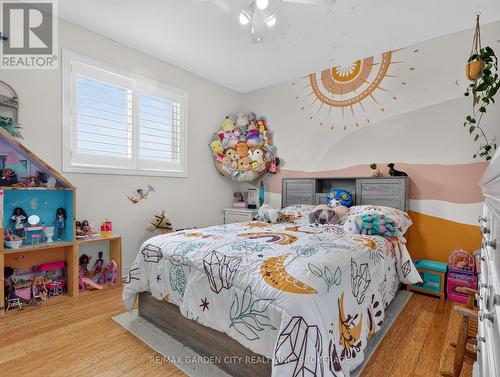 828 Foss Road, Pelham (Fenwick), ON - Indoor Photo Showing Bedroom