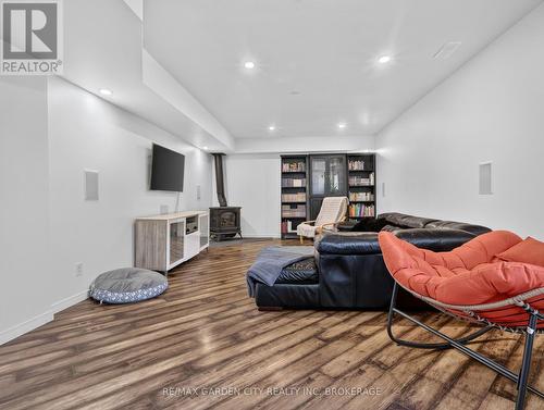 828 Foss Road, Pelham (Fenwick), ON - Indoor