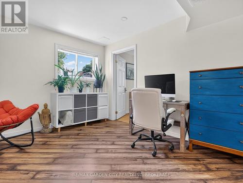 828 Foss Road, Pelham (Fenwick), ON - Indoor Photo Showing Office