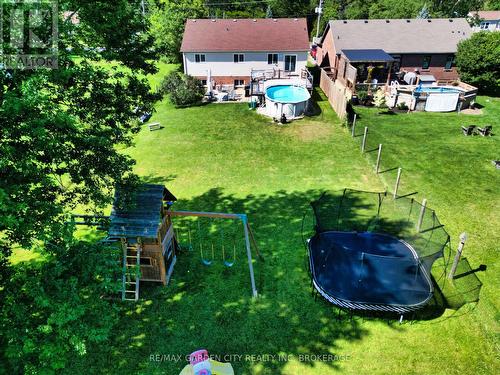 828 Foss Road, Pelham (Fenwick), ON - Outdoor