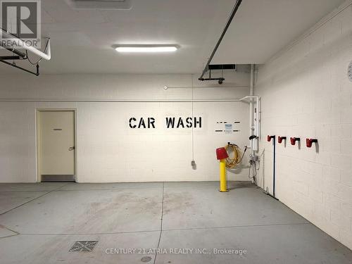 306 - 460 William Graham Drive, Aurora, ON - Indoor Photo Showing Garage