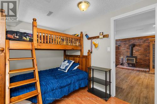 44 Knicely Road, Barrie, ON - Indoor Photo Showing Bedroom
