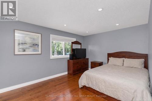 44 Knicely Road, Barrie, ON - Indoor Photo Showing Bedroom