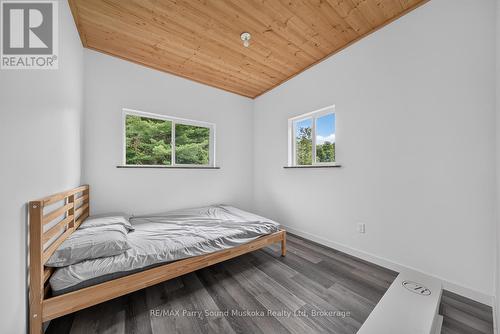 39 Fire Route 200, Mckellar, ON - Indoor Photo Showing Bedroom