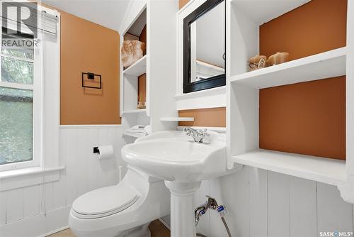 2273 Cameron Street, Regina, SK - Indoor Photo Showing Bathroom