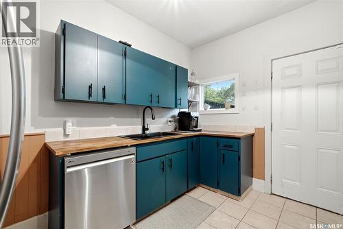 2273 Cameron Street, Regina, SK - Indoor Photo Showing Kitchen With Double Sink