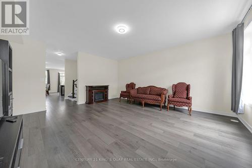 33 - 250 Finch Avenue, Pickering, ON - Indoor With Fireplace
