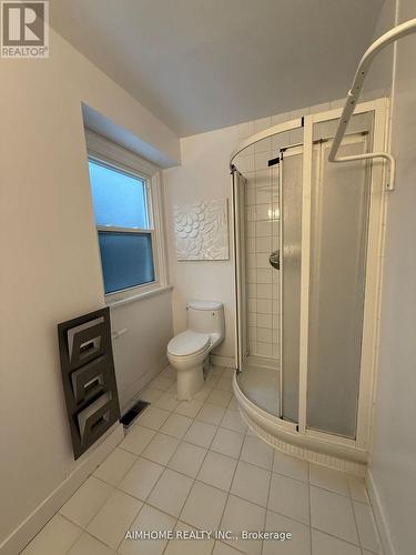 338 Steeles Avenue E, Markham, ON - Indoor Photo Showing Bathroom