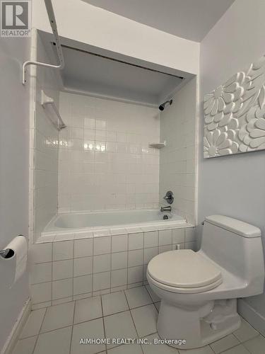 338 Steeles Avenue E, Markham, ON - Indoor Photo Showing Bathroom