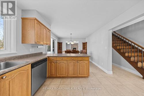 7089 Bush Drive, Ottawa, ON - Indoor Photo Showing Kitchen