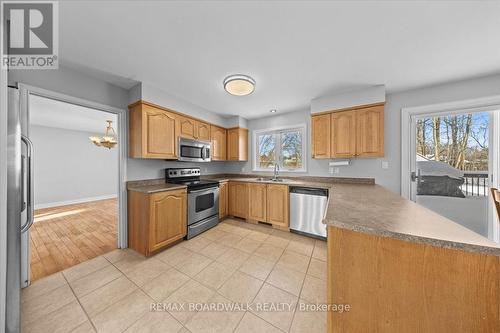 7089 Bush Drive, Ottawa, ON - Indoor Photo Showing Kitchen With Stainless Steel Kitchen