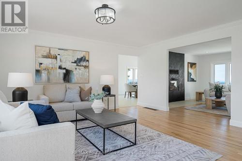 728454 21St Side Road, Blue Mountains, ON - Indoor Photo Showing Living Room