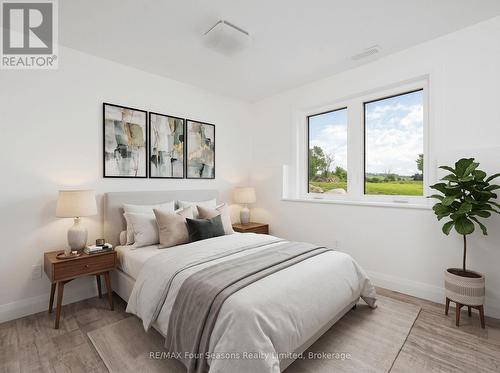 728454 21St Side Road, Blue Mountains, ON - Indoor Photo Showing Bedroom