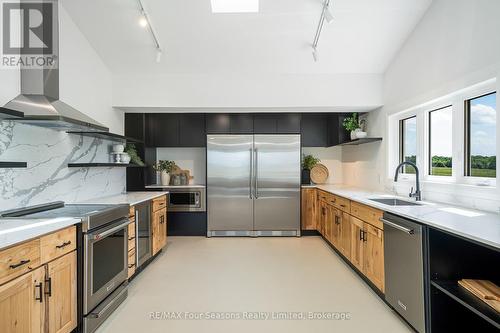 728454 21St Side Road, Blue Mountains, ON - Indoor Photo Showing Kitchen