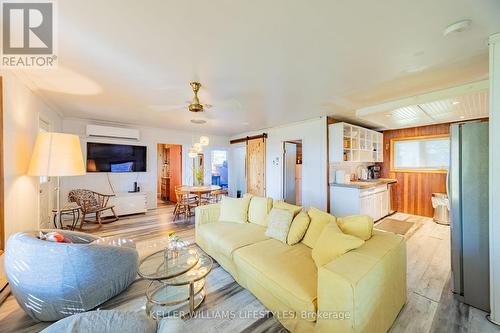 71214 Karen Drive, Bluewater (Hay), ON - Indoor Photo Showing Living Room