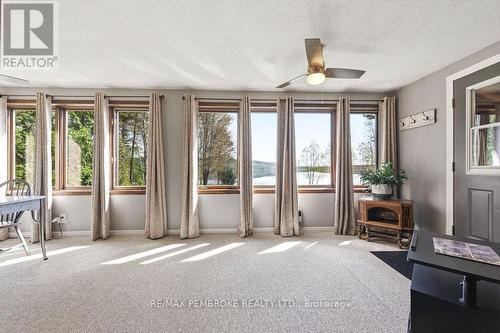 634 Goldfinch Way, Head, Clara And Maria, ON - Indoor