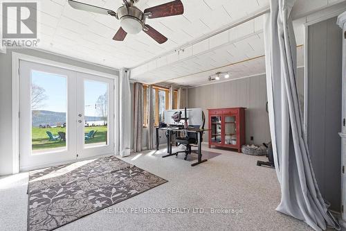 634 Goldfinch Way, Head, Clara And Maria, ON - Indoor