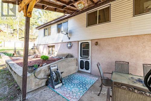 634 Goldfinch Way, Head, Clara And Maria, ON - Outdoor With Exterior