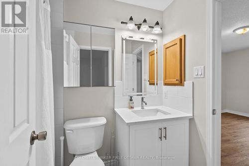 366 Wiffen Private, Ottawa, ON - Indoor Photo Showing Bathroom
