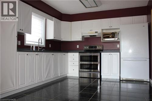 184 Northampton Crescent Unit# B, Waterloo, ON - Indoor Photo Showing Kitchen