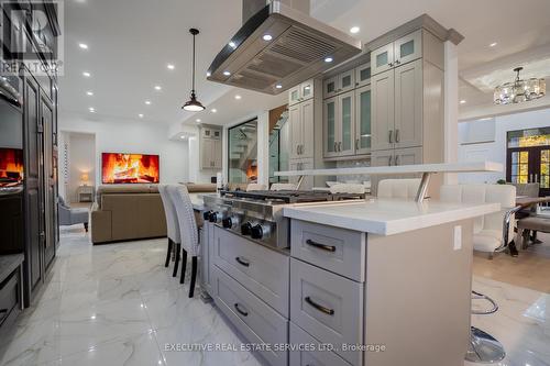 1138 Garden Road, Mississauga, ON - Indoor Photo Showing Kitchen With Upgraded Kitchen