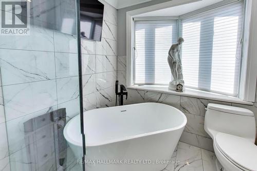 5 Byworth Boulevard, Toronto, ON - Indoor Photo Showing Bathroom