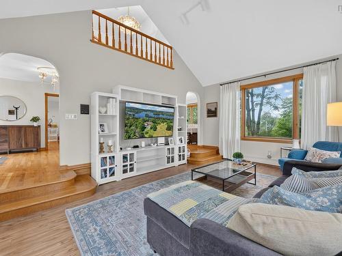 1864 Kings Road, Sydney River, NS - Indoor Photo Showing Living Room