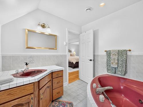 1864 Kings Road, Sydney River, NS - Indoor Photo Showing Bathroom