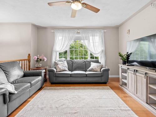 166 Dalrymple Drive, Nine Mile River, NS - Indoor Photo Showing Living Room