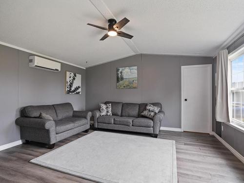 1524 Freetown Road, Freetown, PE - Indoor Photo Showing Living Room