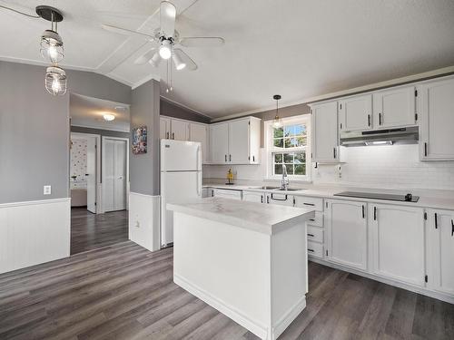 1524 Freetown Road, Freetown, PE - Indoor Photo Showing Kitchen With Double Sink