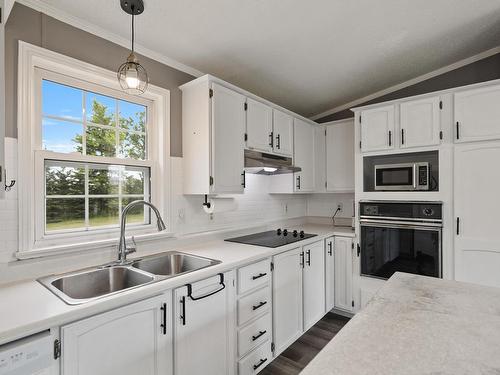 1524 Freetown Road, Freetown, PE - Indoor Photo Showing Kitchen With Double Sink