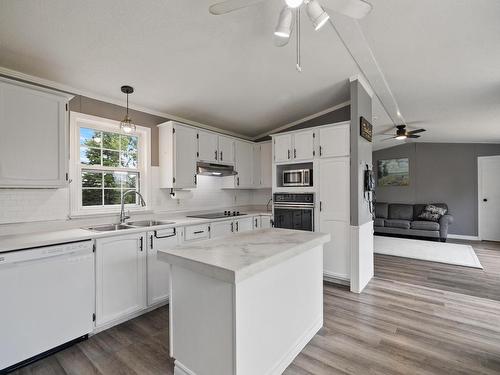 1524 Freetown Road, Freetown, PE - Indoor Photo Showing Kitchen With Double Sink