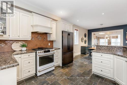 119 Earl Street, Wasaga Beach, ON - Indoor Photo Showing Kitchen With Upgraded Kitchen