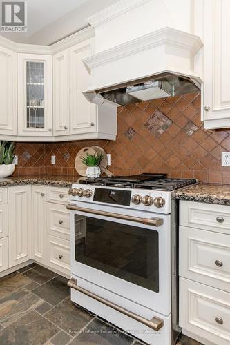 119 Earl Street, Wasaga Beach, ON - Indoor Photo Showing Kitchen