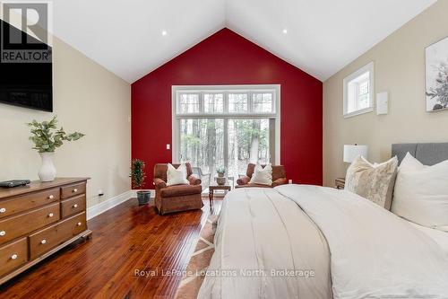 119 Earl Street, Wasaga Beach, ON - Indoor Photo Showing Bedroom